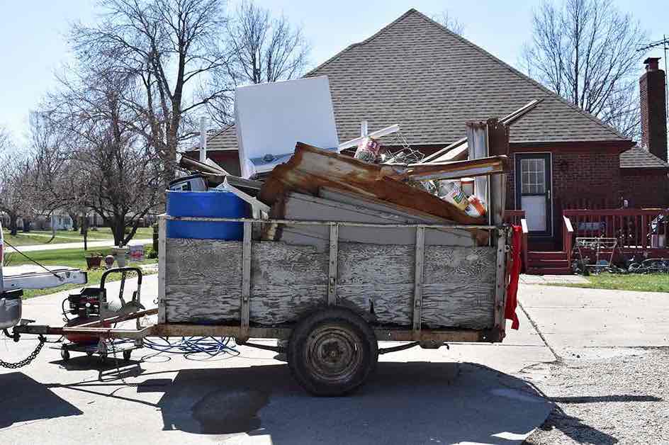 commercial-hauling-company-junk-trash-furniture-hauling-service-3